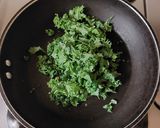 Foto del paso 1 de la receta: Omelette de kale con aguacate