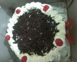 Foto langkah ke 10 dari resep Black Forest Enak Lembut.