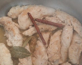 Foto del paso 1 de la receta: Pollo guisado con setas (Rovellons)