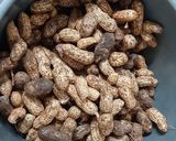 Foto langkah ke 1 dari resep Kacang Tanah Kukus Aromatik.