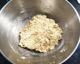 Foto del paso 2 de la receta: Galletitas de avena con manzana y coco súper ricas