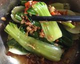 Foto langkah ke 1 dari resep Bakcoy siram Bawang Putih.