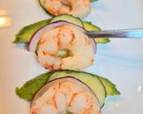 Foto del paso 6 de la receta: Ensalada de gambas y aguacate con salsa de cilantro