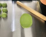 Foto langkah ke 3 dari resep Roti Sobek Pandan Isi Keju.