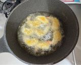 A picture of step 1 of Shrimp and Egg Mayo Salad.