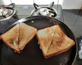 A picture of step 3 of Capsicum mayonnaise sandwich.