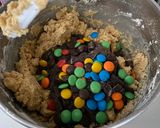 Foto del paso 5 de la receta: Cookies con rocklets y trozos de chocolate