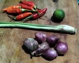 Foto langkah ke 1 dari resep Sambel Matah ala Restoran.