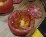 Foto del paso 4 de la receta Tomate relleno con Huevo o Egg Omelette