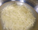 A picture of step 5 of Rice flour potato balls.