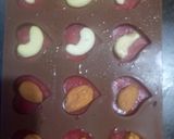 A picture of step 3 of Strawberry ice-cream chocolate.