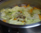 Foto del paso 2 de la receta: Cena ligera de crema de verduras con brócoli salteado y arroz 🥦