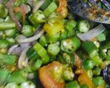 A picture of step 2 of Quick bhindi fry.