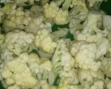 Foto langkah ke 1 dari resep Fried Cauliflower.