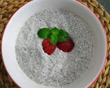 Foto langkah ke 3 dari resep Chia Strawberry Yoghurt.