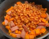 Foto del paso 2 de la receta Alubias con tomate, zanahoria y bacon