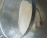 Foto del paso 3 de la receta: Galletas con flores y aroma a limón