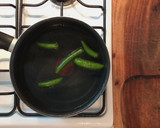 Foto del paso 1 de la receta: Salsa Roja para Chilaquiles o Enchiladas | Chile Serrano