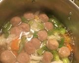 Foto langkah ke 6 dari resep Sayur sop bakso.