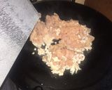 A picture of step 1 of Tawa chicken with onion.