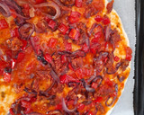 Magyaros házi pizza, ahogy a férjem szereti recept fázis 5 fotója