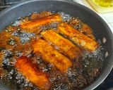 A picture of step 5 of Turon (Banana Lumpia with Caramel).