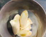 A picture of step 1 of Banana shake.