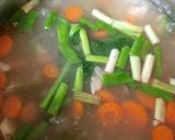 Foto langkah ke 3 dari resep Sayur Sop Ayam Bening.