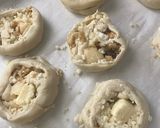 Foto del paso 9 de la receta: Rollitos de hojaldre con tres quesos y pera