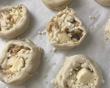 Foto del paso 9 de la receta: Rollitos de hojaldre con tres quesos y pera