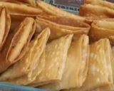 A picture of step 4 of Samosa Leaves Pockets.