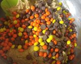 A picture of step 3 of Peanut butter oatmeal chip cookie.