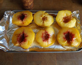 Foto del paso 1 de la receta: Melocotones rojos con vino moscatel a la vainilla