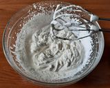 Foto del passaggio 18 della ricetta Semisfere con mousse al mascarpone e gelèe di fragole