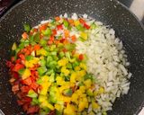 Foto del paso 1 de la receta: Merluza en cama de pimientos