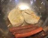 Foto del paso 2 de la receta: Caldo de Pollo y Salchichas