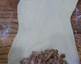 Hình bước làm 3 của món Bánh mì mềm nhân thịt băm patê