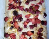Foto del paso 3 de la receta: Cuadraditos🍓 con🍒 frutos rojos🍇
