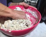 Foto del paso 3 de la receta: Calamardo en alfombra mágica(pizza integral de calamares)