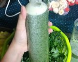 Hình bước làm 3 của món Sinh tố cải xoăn (kale)