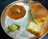 A picture of step 4 of Pav bhaji.