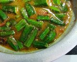 A picture of step 6 of Bhindi Masala.