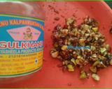 A picture of step 5 of Paan coconut ladoo.