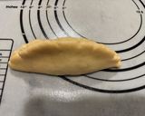 A picture of step 5 of Apple Pie Empanada.