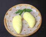 Hình bước làm 4 của món Bánh bao quả xoài nhân sữa trứng