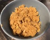 Une image de l'étape 2 de Crumble cheesecake aux pommes et caramel beurre salé.