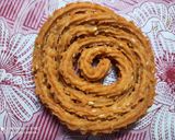 A picture of step 3 of Wheat flour chakri.