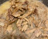 صورة لخطوة 1 من وصفة لحم ستراجانوف مع البصل والفلفل الاحمر 🥩🌶️🧅🧄🫚🧈