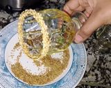 صورة لخطوة 4 من وصفة عصير الطاقة الذهبي