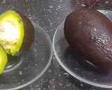 A picture of step 1 of Aligator Pear Milkshake.